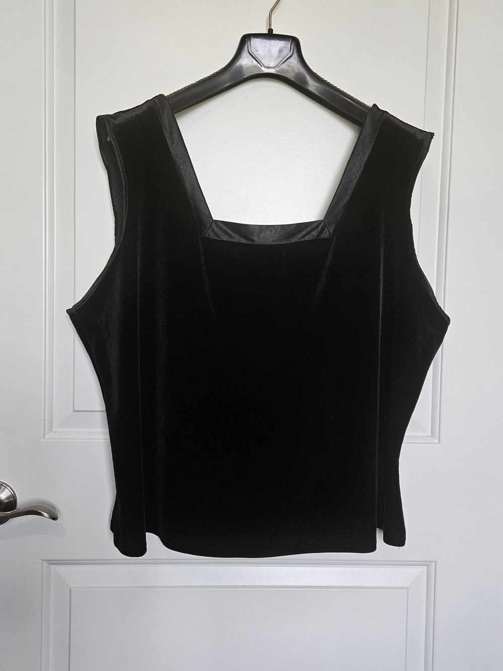 Vintage Women's 3X Black Velvet Square-Neck Tank Top